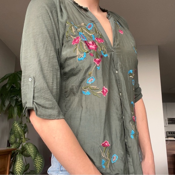 Anthropologie Embroidered 3/4 Sleeve Blouse - Picture 4 of 9